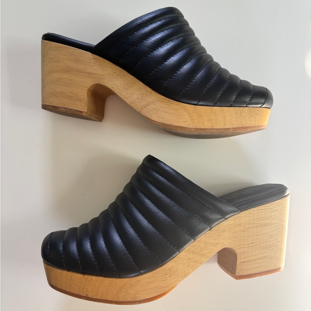 Belkina Ribbed Clog in Black - Picture 1 of 6